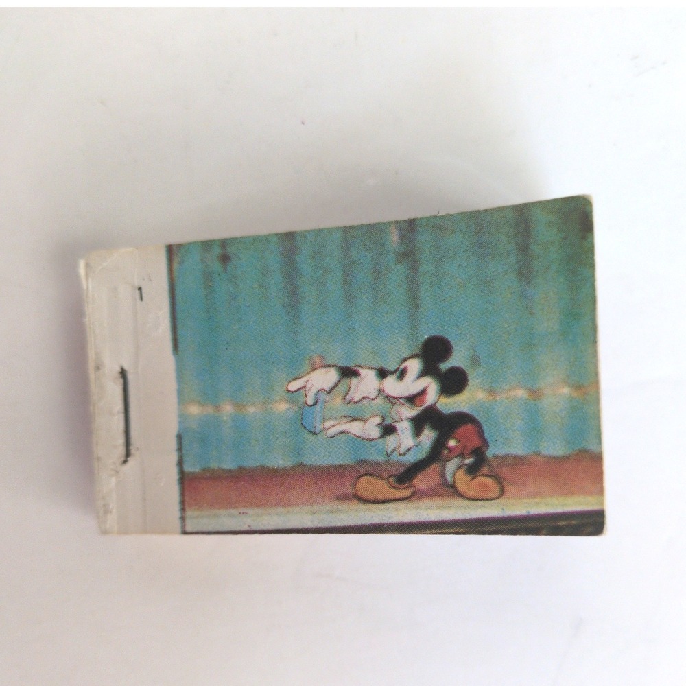 Vtg 1986 American Girl Molly's Stocking Disney Flip Book Donald Duck Mickey - Picture 3 of 4